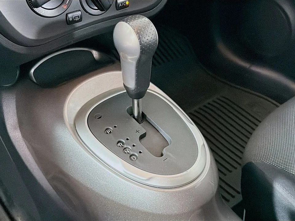 2013 Nissan Juke - Image 17 of 21