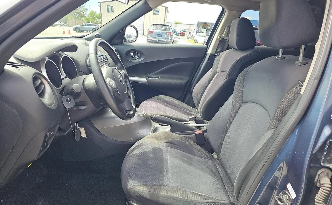 2013 Nissan Juke - Image 7 of 12