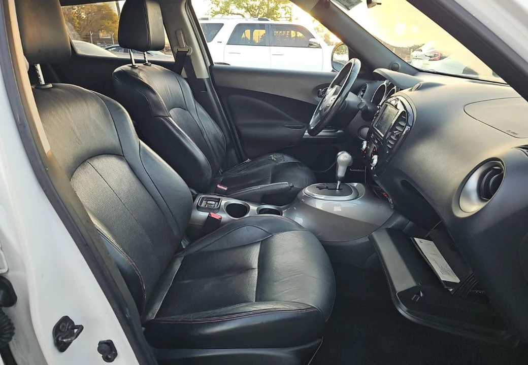 2013 Nissan Juke - Image 11 of 18