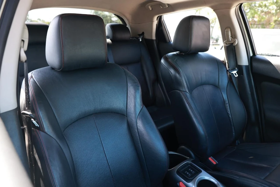 2013 Nissan Juke - Image 16 of 31