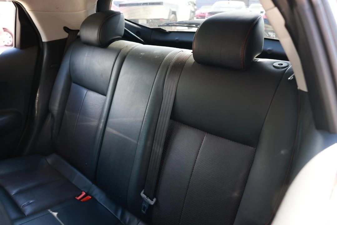 2013 Nissan Juke - Image 8 of 31