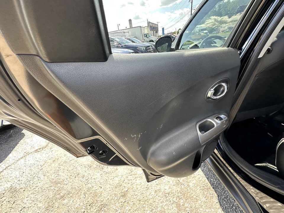 2013 Nissan Juke - Image 10 of 21