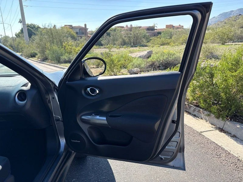 2013 Nissan Juke - Image 17 of 21