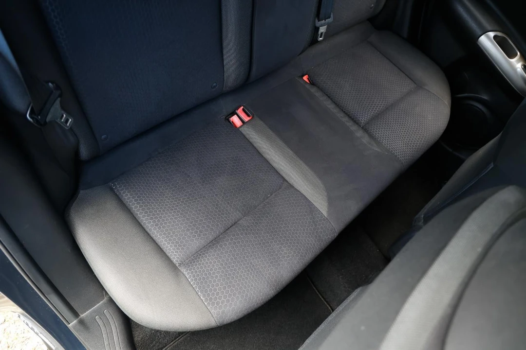 2013 Nissan Juke - Image 12 of 31