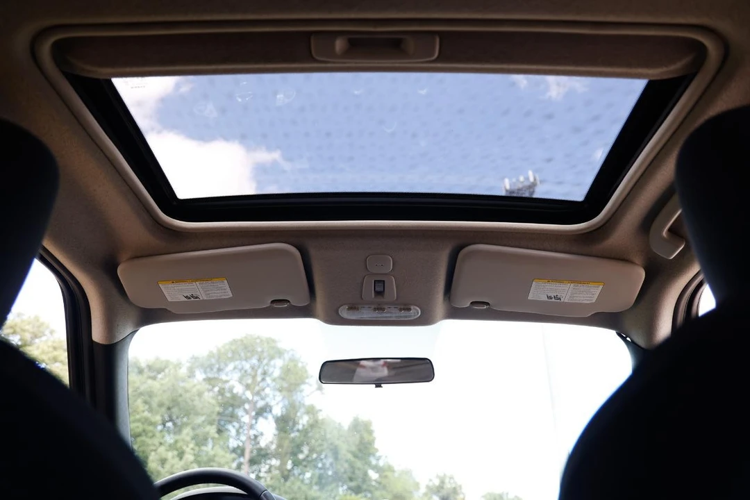 2013 Nissan Juke - Image 24 of 31