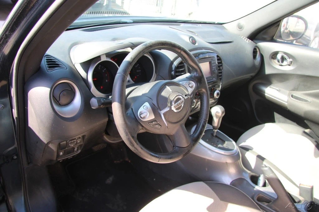 2013 Nissan Juke - Image 12 of 21