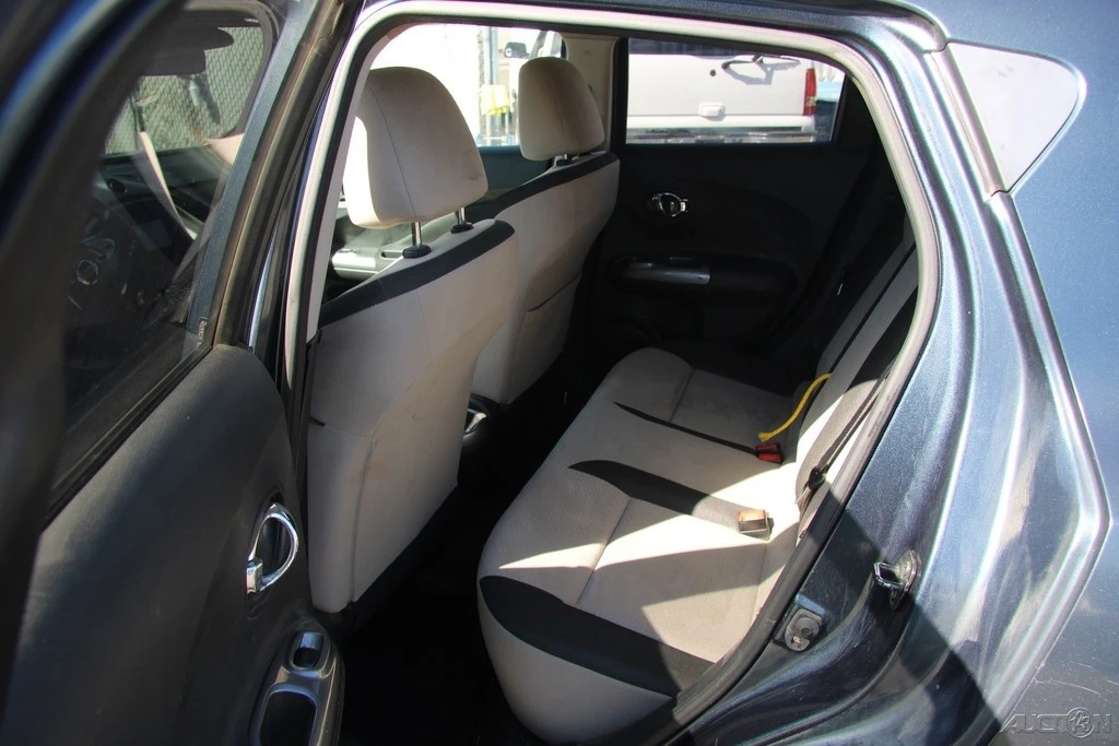 2013 Nissan Juke - Image 18 of 21