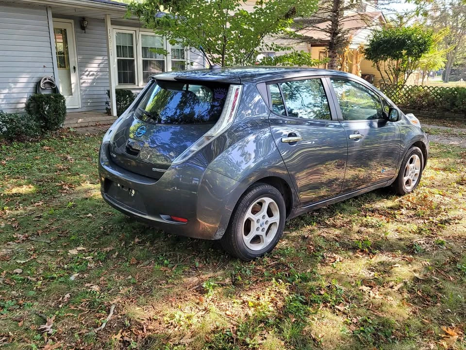 2013 Nissan Leaf - Image 2 of 10