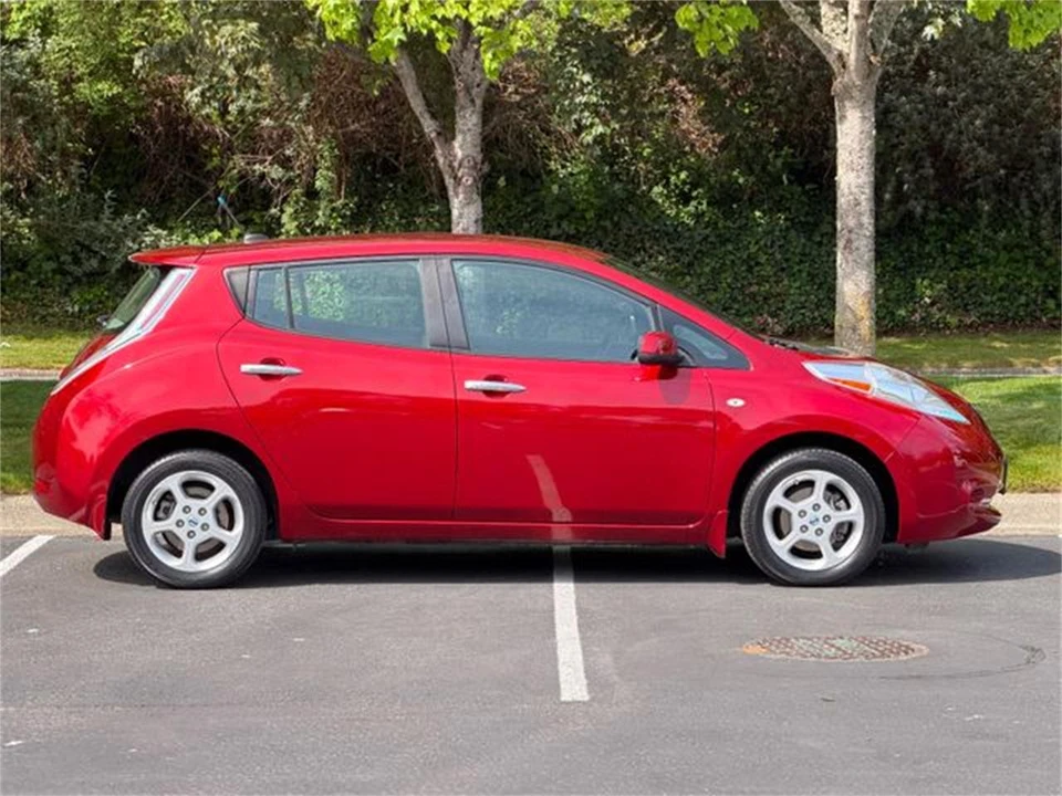 2013 Nissan Leaf - Image 7 of 31