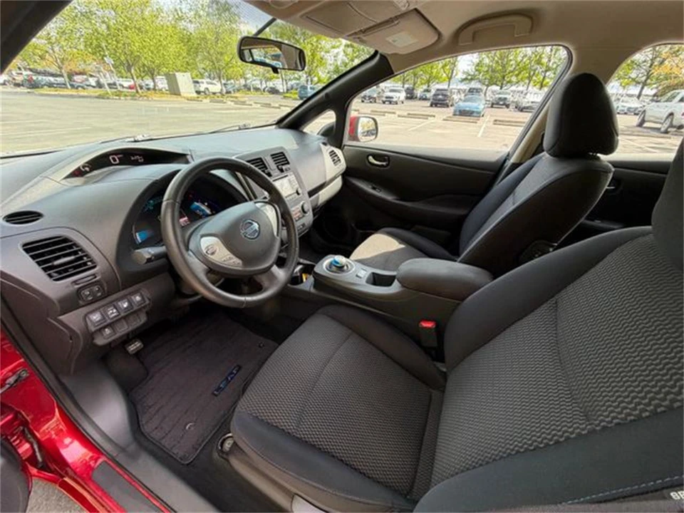 2013 Nissan Leaf - Image 17 of 31