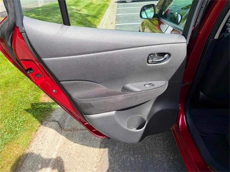 2013 Nissan Leaf - Image 19 of 31