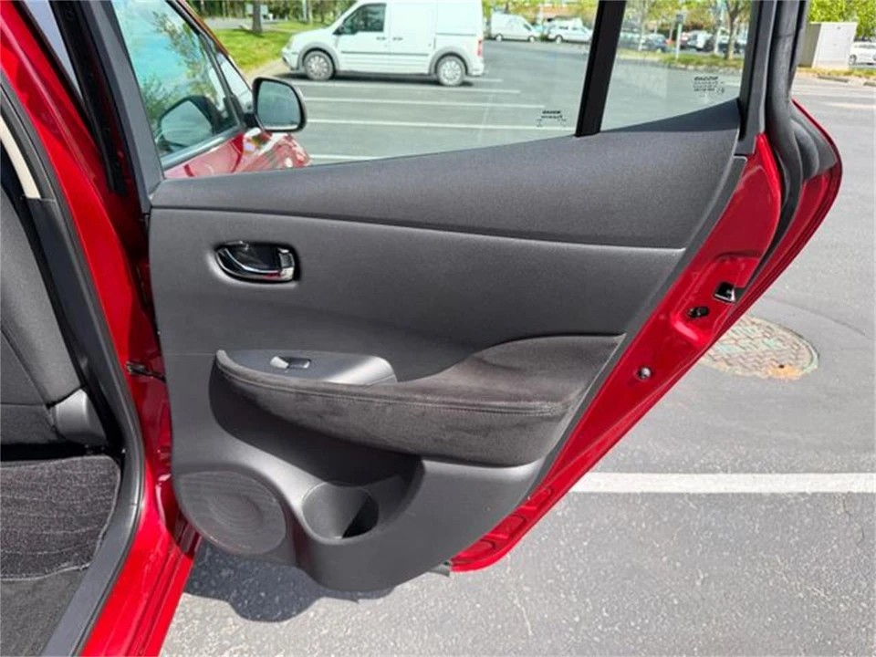 2013 Nissan Leaf - Image 25 of 31