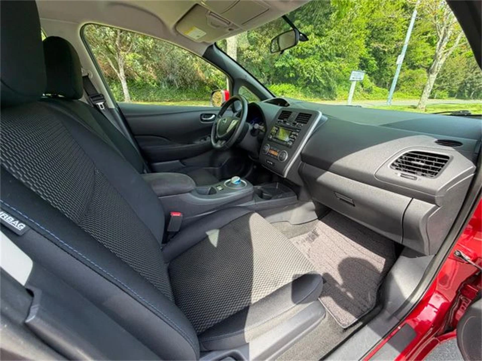 2013 Nissan Leaf - Image 23 of 31