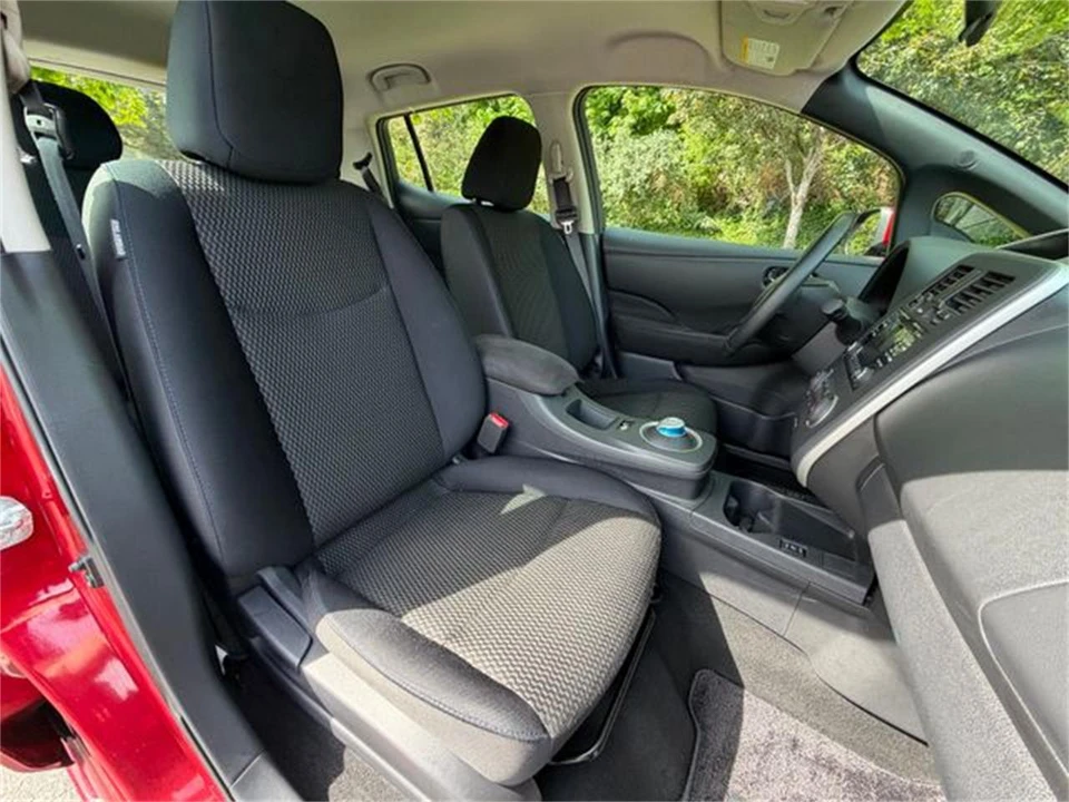2013 Nissan Leaf - Image 24 of 31