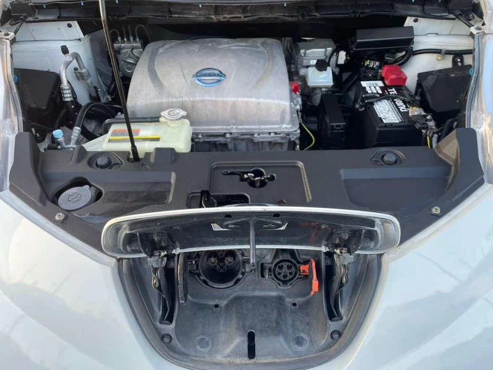 2013 Nissan Leaf - Image 15 of 17