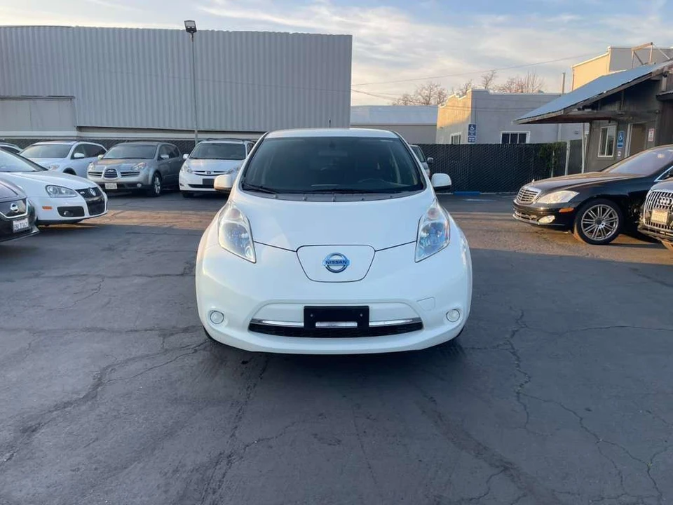 2013 Nissan Leaf - Image 2 of 17