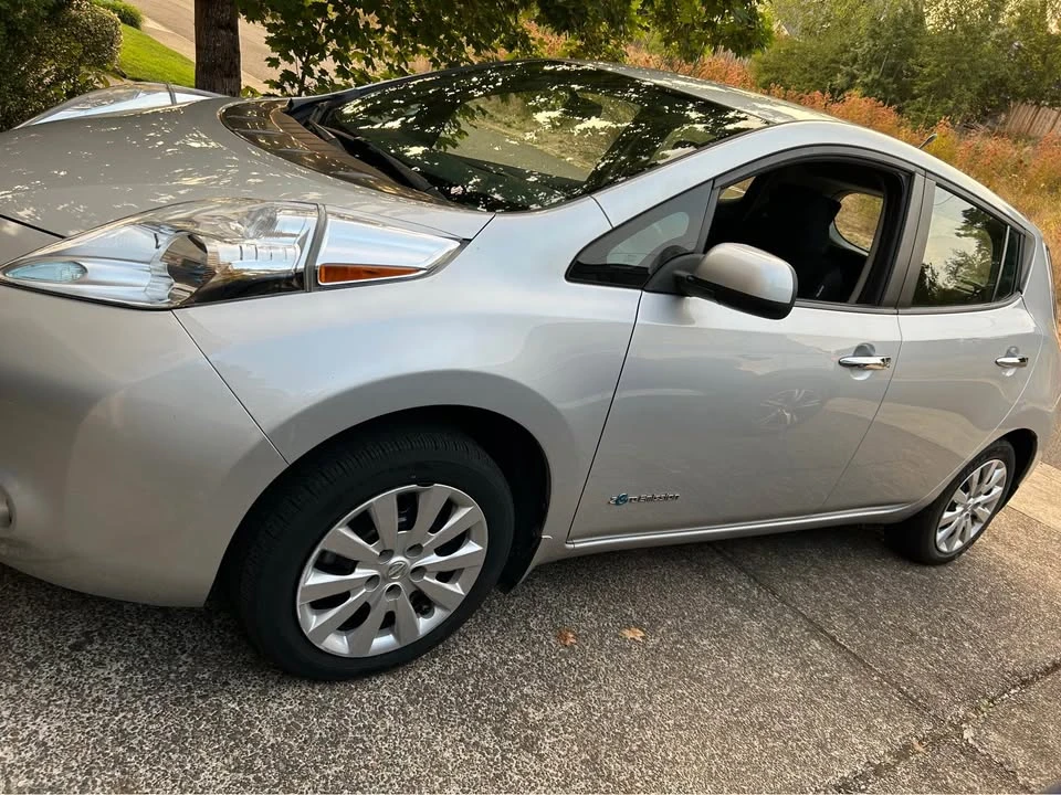 2013 Nissan Leaf - Image 11 of 12