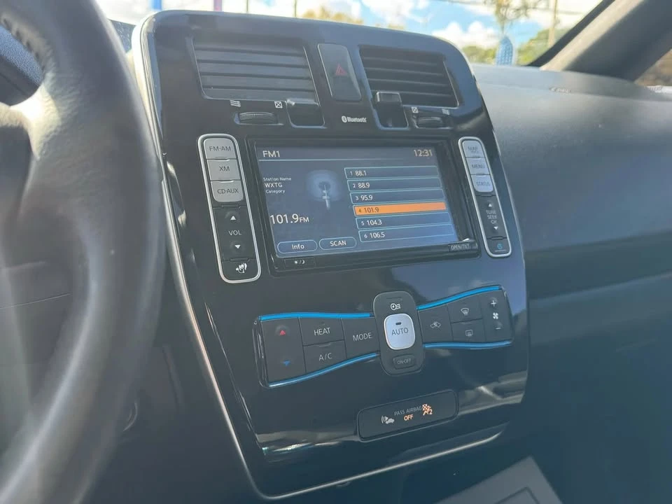 2013 Nissan Leaf - Image 15 of 20