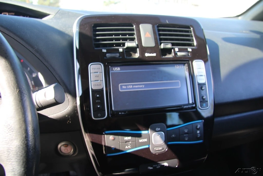 2013 Nissan Leaf - Image 17 of 21