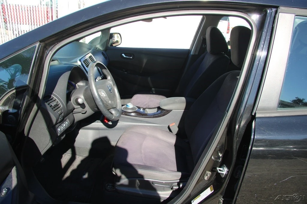 2013 Nissan Leaf - Image 12 of 21