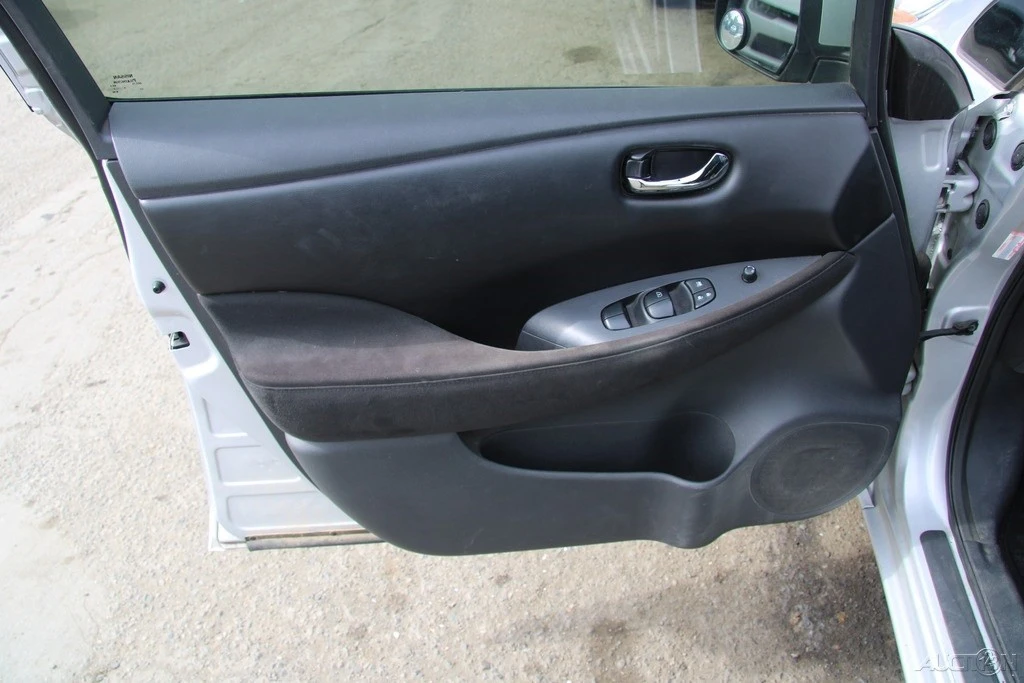 2013 Nissan Leaf - Image 11 of 21