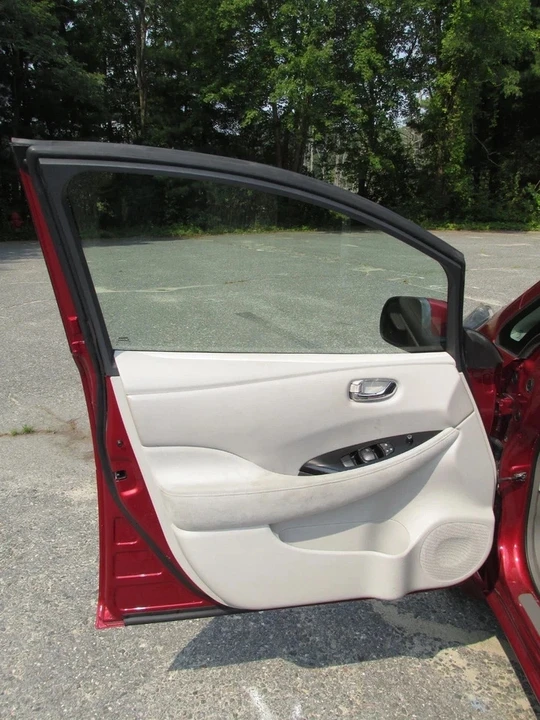 2013 Nissan Leaf - Image 8 of 17