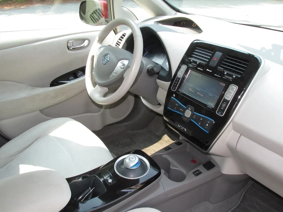 2013 Nissan Leaf - Image 12 of 17
