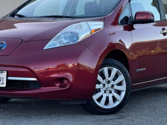 2013 Nissan Leaf - Image 2 of 21