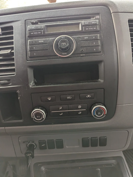 2013 Nissan NV - Image 12 of 15
