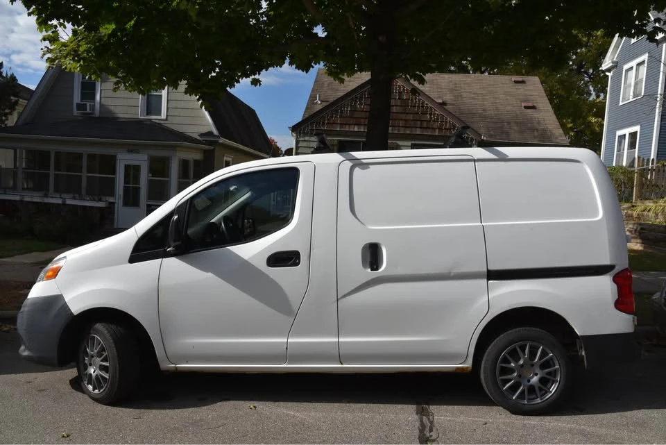 2013 Nissan NV - Image 3 of 5