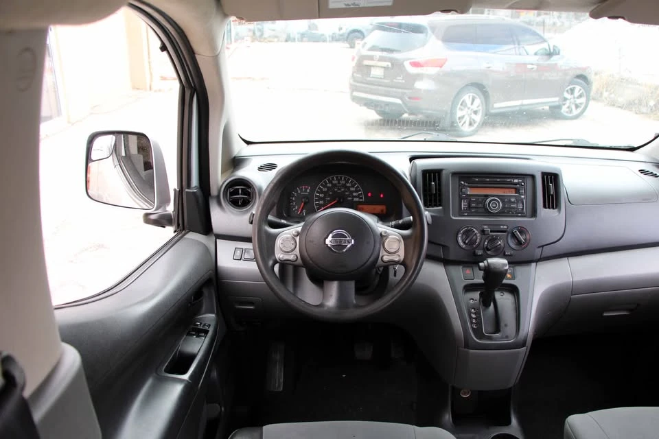 2013 Nissan NV - Image 18 of 20
