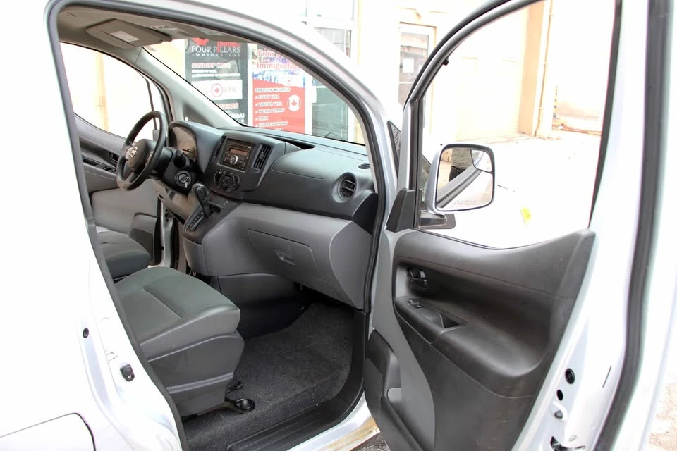 2013 Nissan NV - Image 11 of 20