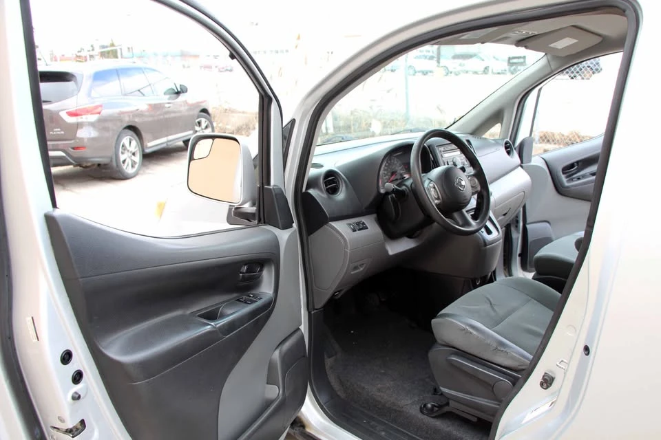 2013 Nissan NV - Image 13 of 20