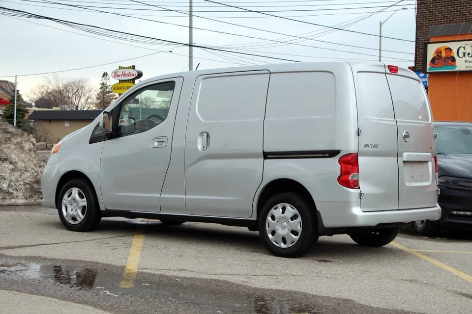 2013 Nissan NV - Image 4 of 20