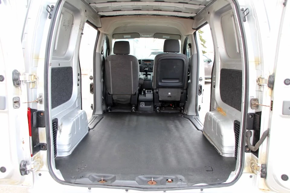 2013 Nissan NV - Image 8 of 20