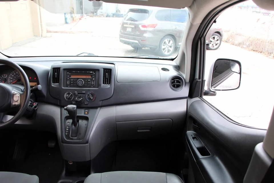 2013 Nissan NV - Image 17 of 20