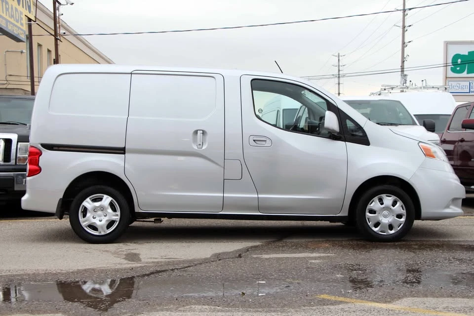 2013 Nissan NV - Image 6 of 20