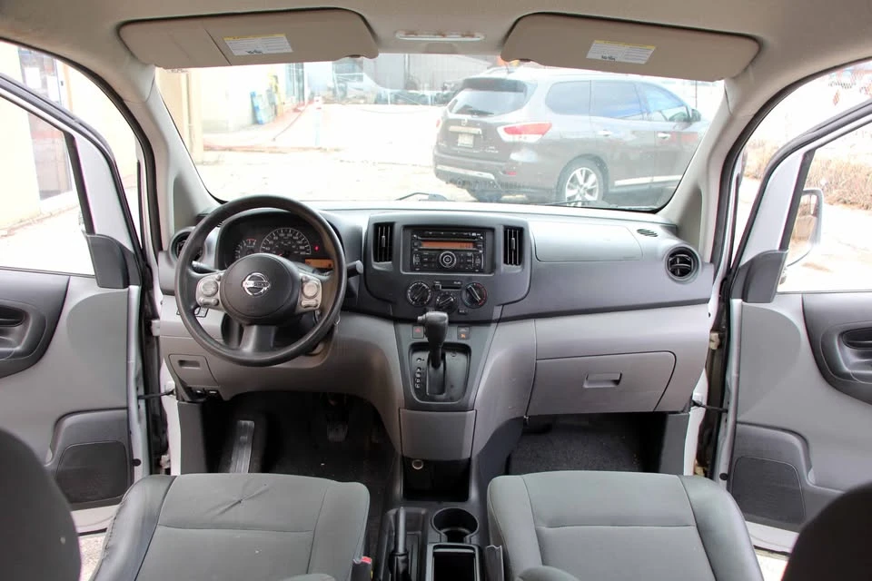 2013 Nissan NV - Image 15 of 20