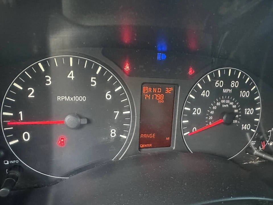 2013 Nissan NV3500 - Image 7 of 12