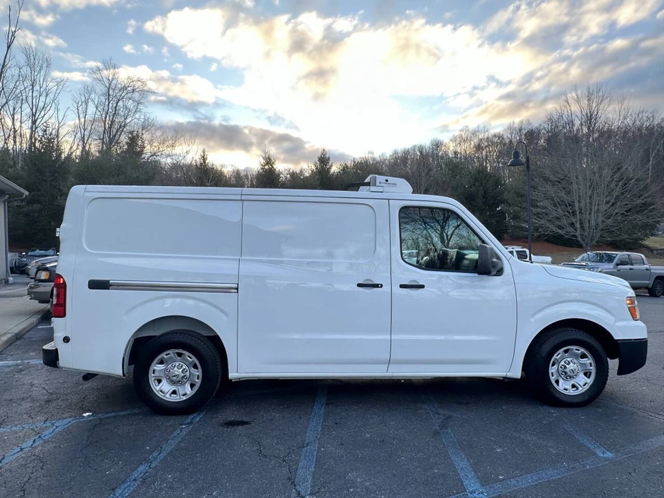 2013 Nissan NV3500 - Image 6 of 12