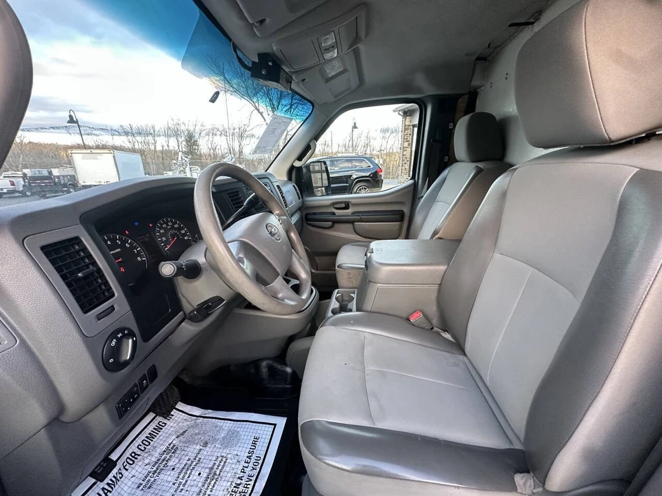 2013 Nissan NV3500 - Image 5 of 12