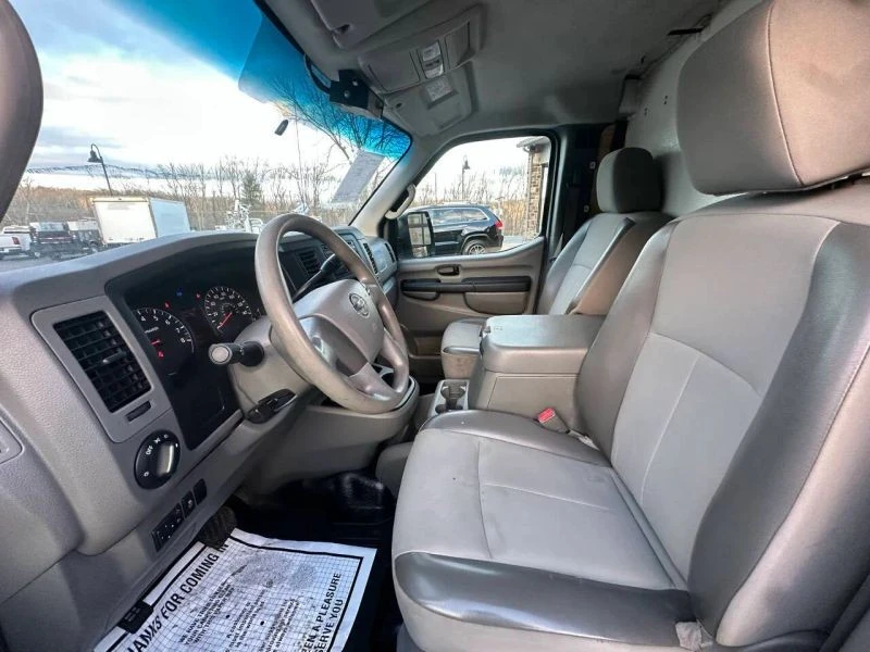 2013 Nissan NV3500 - Image 5 of 12