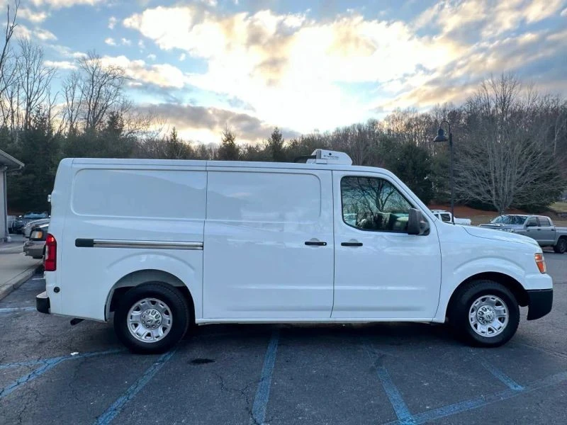 2013 Nissan NV3500 - Image 6 of 12