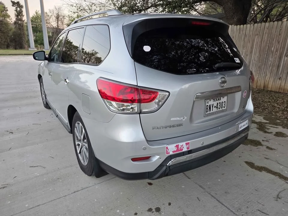 2013 Nissan Pathfinder 4th Gen - Image 5 of 6