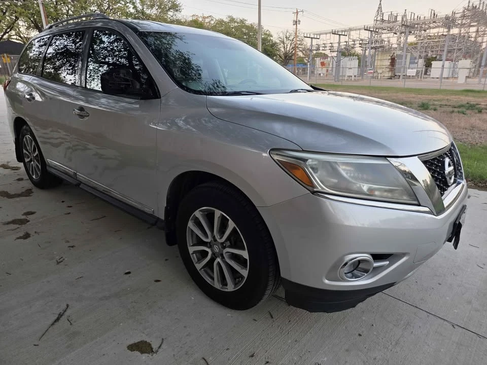 2013 Nissan Pathfinder 4th Gen - Image 2 of 6