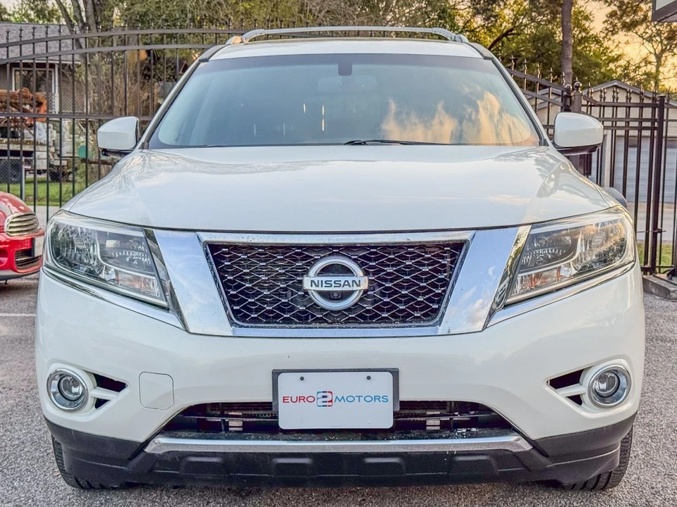 2013 Nissan Pathfinder 4th Gen - Image 2 of 12