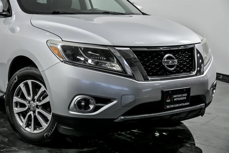2013 Nissan Pathfinder 4th Gen - Image 2 of 21