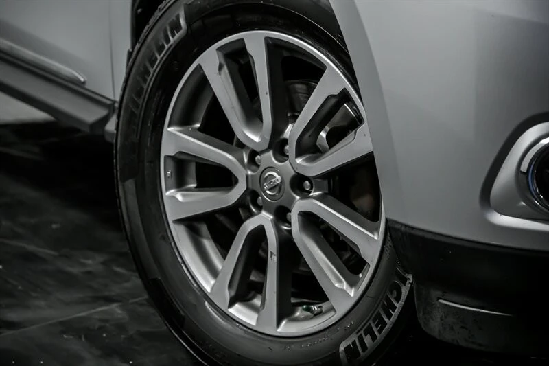 2013 Nissan Pathfinder 4th Gen - Image 3 of 21