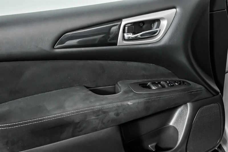 2013 Nissan Pathfinder 4th Gen - Image 15 of 21