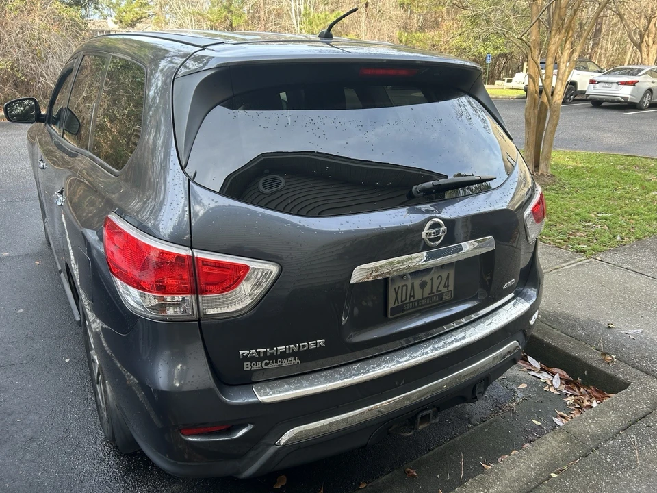 2013 Nissan Pathfinder 4th Gen - Image 4 of 10
